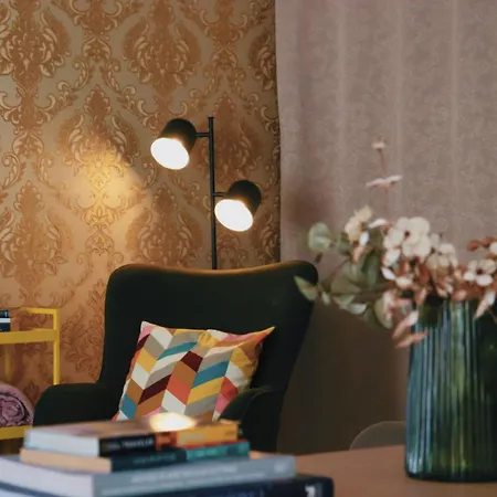 Self Check-in Free Parking Near Metro Stations And Bus Westside S6 *