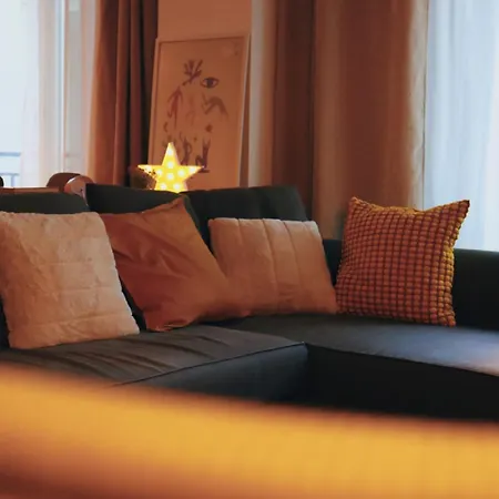 Self Check-in Free Parking Near Metro Stations And Bus Westside S6 *