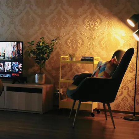 Self Check-in Free Parking Near Metro Stations And Bus Westside S6 Bükreş