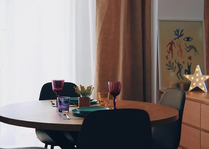 Self Check-in Free Parking Near Metro Stations And Bus Westside S6