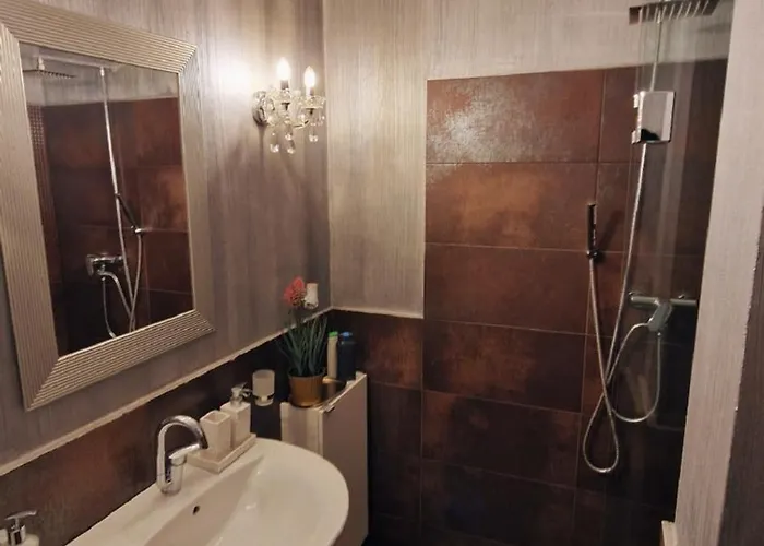 Self Check-in Free Parking Near Metro Stations And Bus Westside S6 * Bucharest