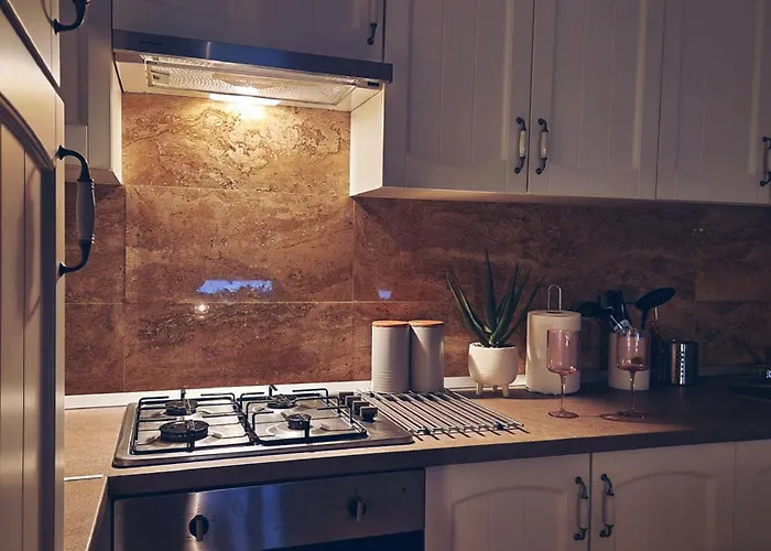 Self Check-in Free Parking Near Metro Stations And Bus Westside S6