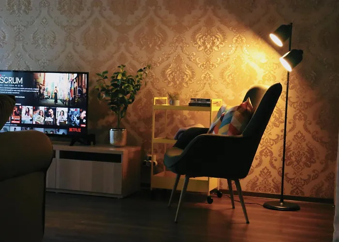 Self Check-in Free Parking Near Metro Stations And Bus Westside S6 Бухарест